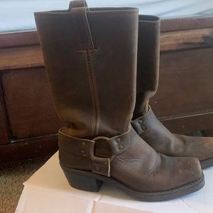 FRYE 7.5 cowboy boots real leather